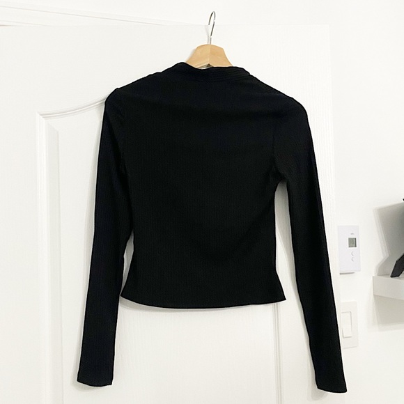 3/30$🤍 SHEIN | Black ribbed square neck longsleeve top - Picture 4 of 6